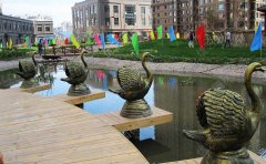 銅雕塑廠家分析銅雕塑選擇應該注意哪些問題？